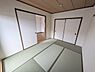 寝室：南西向きの和室6帖