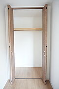 洋室のクローゼットです☆