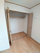 ★★5.8帖洋室の収納です♪★★