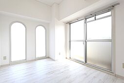 ロイヤルアネックスベイフロント 507 5階1Kのリビング/ダイニング