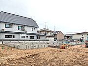 建築中