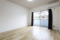 ＬＩＢＲＡ　Ｓ−II 106 1階ワンルームのリビング/ダイニング