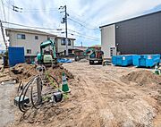 建築中