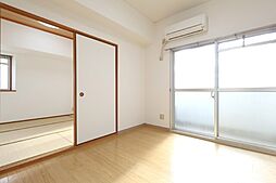 伊予鉄道高浜線 三津駅 徒歩3分の賃貸マンション 11階2DKのリビング/ダイニング