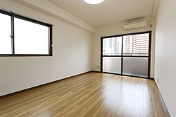 伊予鉄道市駅線 道後公園駅 徒歩3分の賃貸マンション 5階ワンルームのリビング/ダイニング