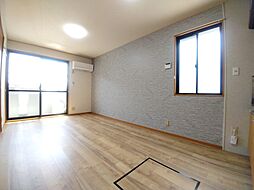 倫世館　Ｂ棟 105 1階2DKのリビング/ダイニング