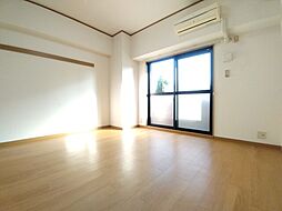 伊予鉄道郡中線 土居田駅 徒歩13分の賃貸マンション 1階ワンルームのリビング/ダイニング