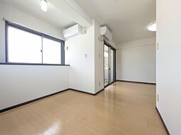 伊予鉄道市駅線 警察署前駅 徒歩4分の賃貸マンション 9階ワンルームのリビング/ダイニング