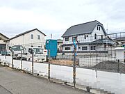建築中