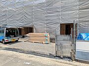 建築中