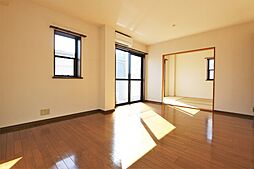 伊予鉄道郡中線 余戸駅 徒歩3分の賃貸アパート 2階2LDKのリビング/ダイニング