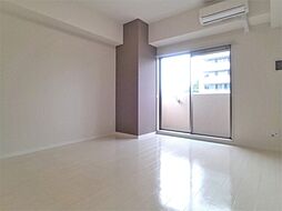 伊予鉄道本町線 本町三丁目駅 徒歩1分の賃貸マンション 8階ワンルームのリビング/ダイニング