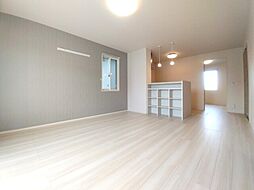 伊予鉄道郡中線 地蔵町駅 徒歩7分の賃貸アパート 1階1LDKのリビング/ダイニング