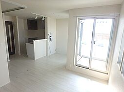 西鉄貝塚線 三苫駅 徒歩11分の賃貸アパート 2階2LDKのリビング/ダイニング