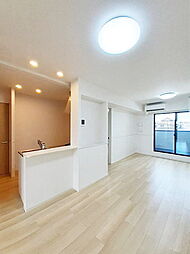 熊本市電A系統 健軍町駅 バス35分 スポーツセンター入口下車 徒歩8分の賃貸アパート 2階2LDKのリビング/ダイニング