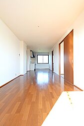 イル・フラッツ 202 2階2LDKのリビング/ダイニング