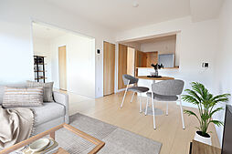 クレリア嬉野 101 1階2LDKのリビング/ダイニング