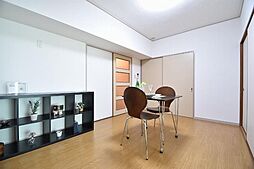 駅東レジデンス 401 4階2DKのリビング/ダイニング