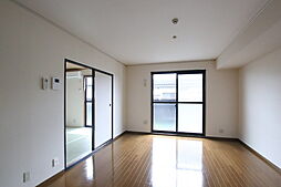 フリーデンファミリエ 102 1階2LDKのリビング/ダイニング