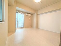 アトラエルミクニ 2C 2階1Kのリビング/ダイニング