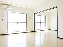 パークサイドアロー 402 4階1LDKのリビング/ダイニング