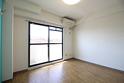 エレガント甲子園 302 4階1Kのリビング/ダイニング