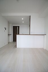 沖縄都市モノレール 県庁前駅 徒歩7分の賃貸マンション 4階1LDKのリビング/ダイニング