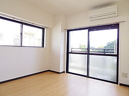 第5ヒルトップ梶ヶ谷 301 3階3DKのリビング/ダイニング