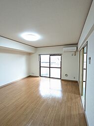 ワールドウィング 317 3階2SLDKのリビング/ダイニング