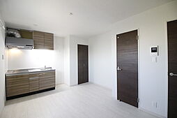 ベルリジエール初芝 102 1階1LDKのリビング/ダイニング