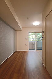 東京メトロ丸ノ内線 新宿御苑前駅 徒歩5分の賃貸マンション 2階1LDKのリビング/ダイニング