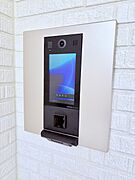 ★タッチパネル式オートロック★