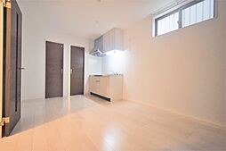 ＴＫＣアパートメント 205 2階1LDKのリビング/ダイニング