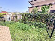 約28m2の広々とした専用庭。ガーデニングや外遊びなど、戸建て感覚で多目的に活用できる空間です。
