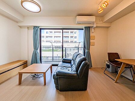 現在空室のため落ち着いて内覧いただけます。陽当りや実際の広さなど、ぜひ現地でお確かめください。