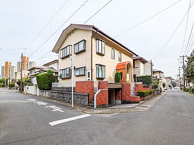 外観:東海面公園目の前の角地で陽当りや通風を現地で体感できます!建物内覧も可能ですので気軽にお問合せ下さい! 外観:東海面公園目の前の角地で陽当りや通風を現地で体感できます!建物内覧も可能ですので気軽にお問合せ下さい!