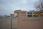 伊勢崎市立赤堀中学校(1、740m)