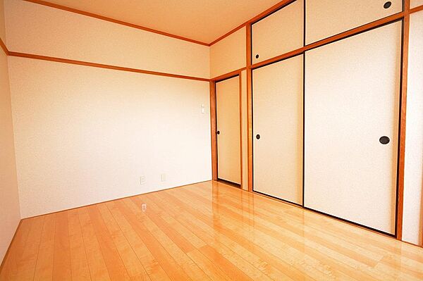 apartment 群馬県桐生市新里町新川1380-106
新里町新川の賃貸情報を見る
物件地図