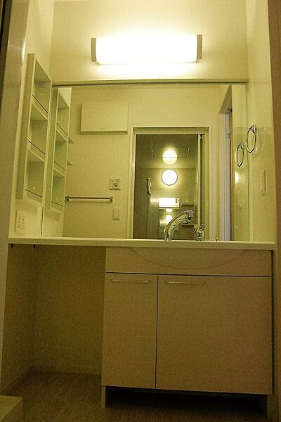 画像14:大和ハウスならではの大きな洗髪洗面化粧台。