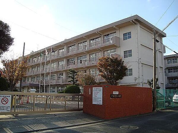 画像15:折尾東小学校(2、600m)