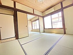 [内装] 日本らしい落ち着いた雰囲気の和室です