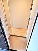 玄関から見たお部屋