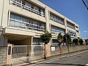 和歌山市立高松小学校まで607m