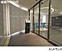 玄関：建物エントランス