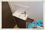 【トイレ洗面】スマートタイプを採用しつつ、洗面下収納も使え、機能性はバッチリで、圧迫感を感じさせません