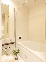 [風呂] ■1216サイズ■浴室換気乾燥機付きなので、雨の日や梅雨の時期の室内干しスペースとしてもご活用いただけます