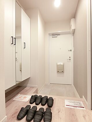 収納豊富な玄関