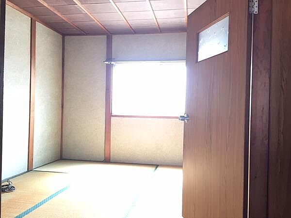 画像7:南側に面した和室は日中とっても明るいですよ♪