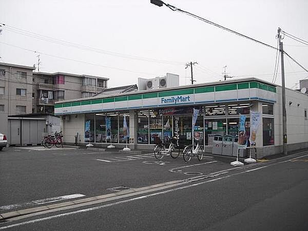 画像6:ファミリーマート東大阪三島店まで241m