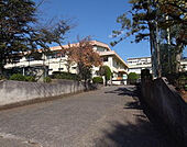 町田市立鶴川第三小学校まで440m